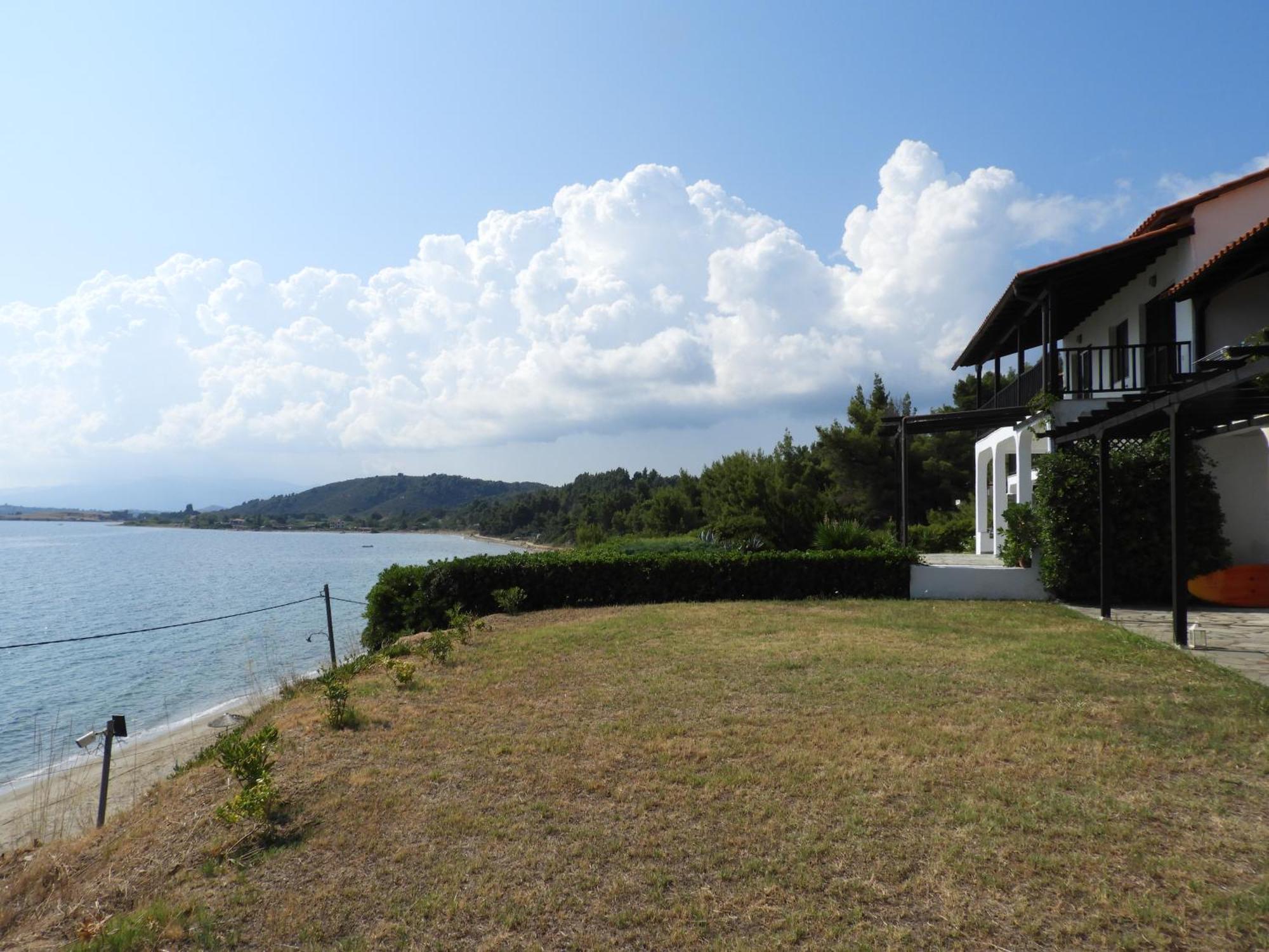 Sangue Blu Beachfront Villa Apartment Agios Nikolaos  Exterior foto